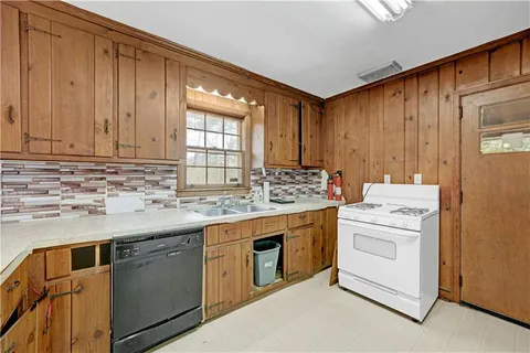 $299,999 | 3027 Judylyn Drive, Decatur, GA 30033