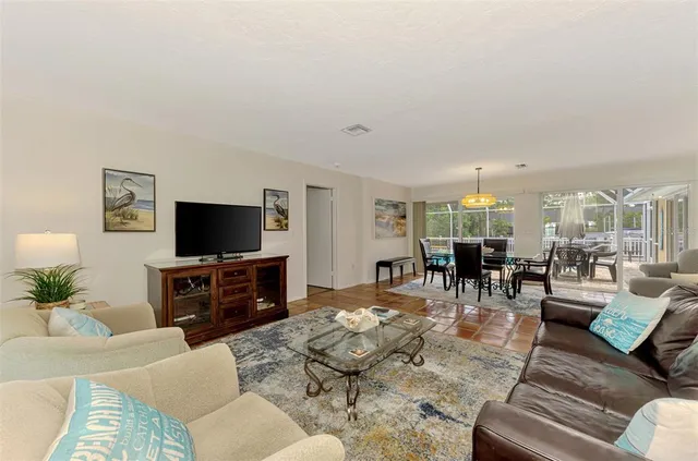 $5,000 | 4946 Commonwealth Drive, Sarasota, FL 34242