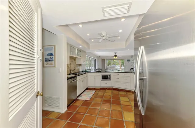 $5,000 | 4946 Commonwealth Drive, Sarasota, FL 34242