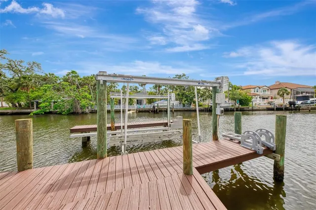 $5,000 | 4946 Commonwealth Drive, Sarasota, FL 34242