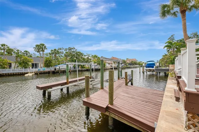 $5,000 | 4946 Commonwealth Drive, Sarasota, FL 34242