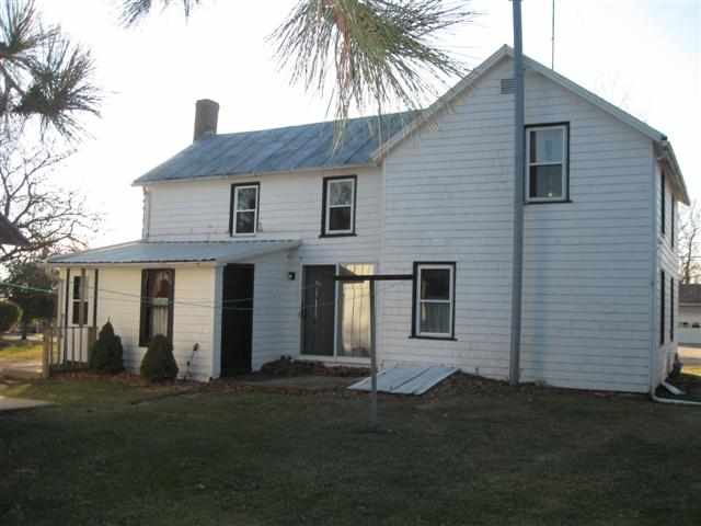 510 Shumway Street Lena, IL 61048 - Photo 2 of 12 Gallery Image 2