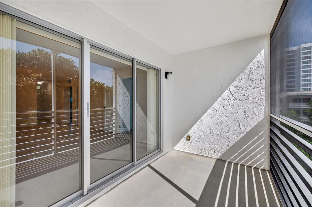 1541 South Ocean Boulevard, Unit 405 Lauderdale-by-the-Sea, FL 33062 - Photo 19 of 57