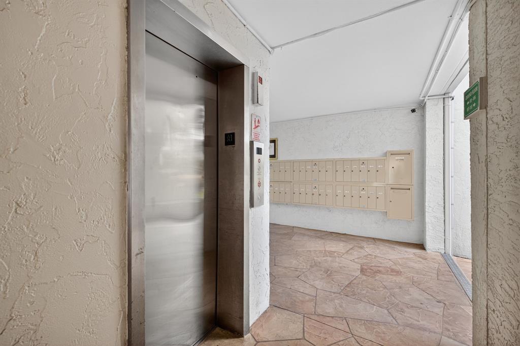 1541 South Ocean Boulevard, Unit 405 Lauderdale-by-the-Sea, FL 33062 - Photo 6 of 57 a view of an empty room