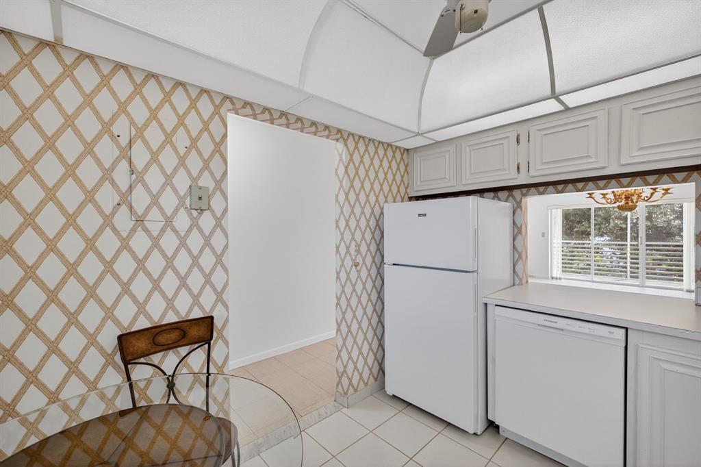 1541 South Ocean Boulevard, Unit 405 Lauderdale-by-the-Sea, FL 33062 - Photo 9 of 57