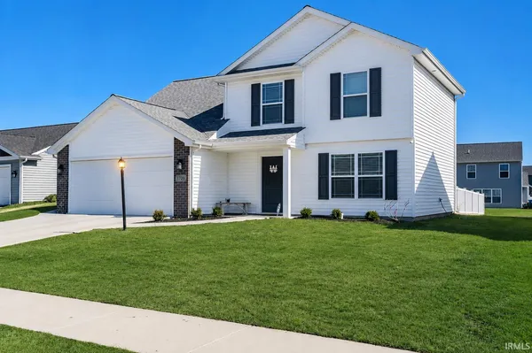 $289,900 | 3739 Victoria Lakes Court, New Haven, IN 46774