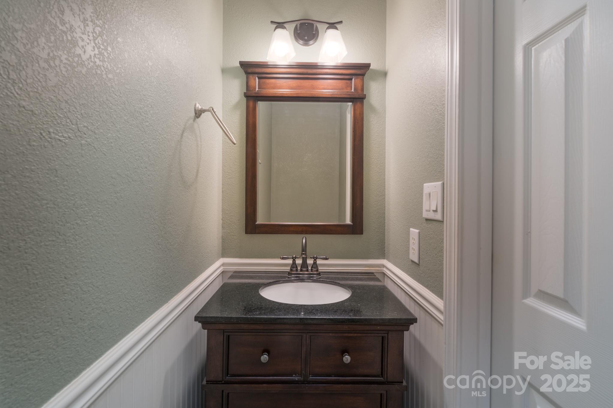 12604 Cardinal Point Road Charlotte, NC 28269 - Photo 6 of 28 Gallery Image 6
