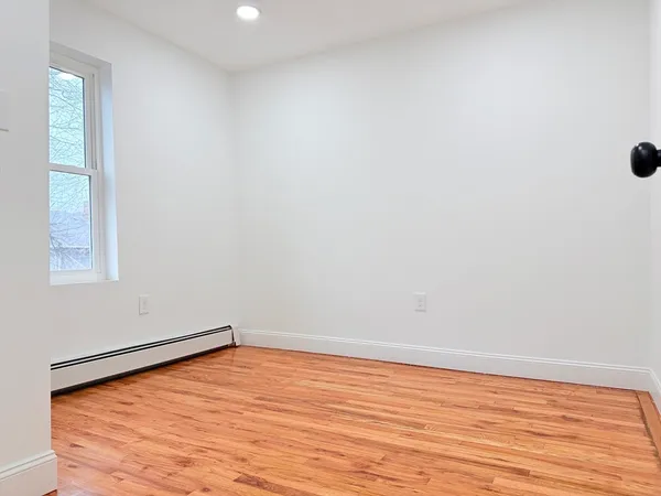 $2,590 | 23 Bellevue Street, Unit 2, Worcester, MA 01609