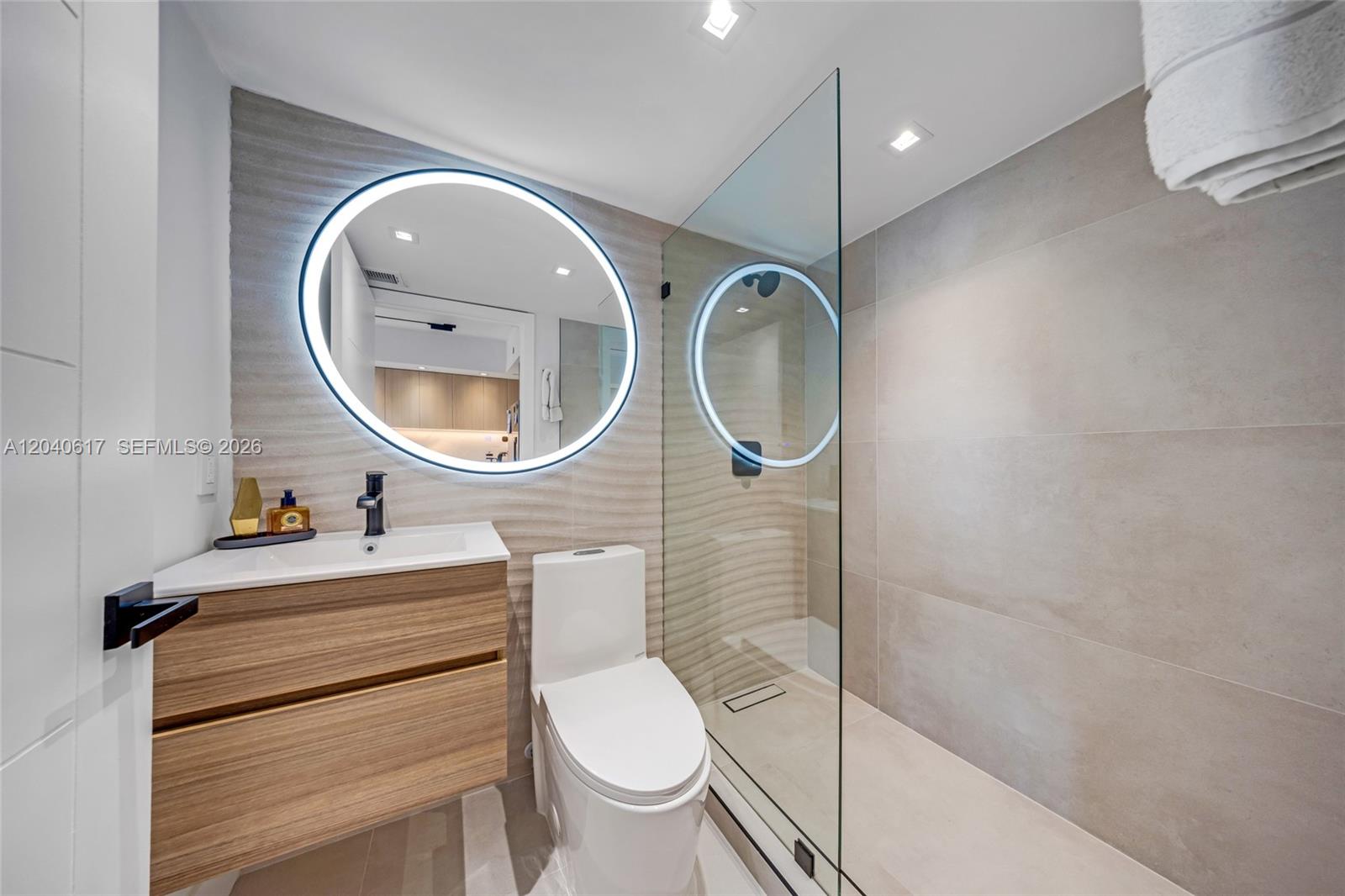 1621 Bay Road, Unit PH4 Miami Beach, FL 33139 - Photo 31 of 40