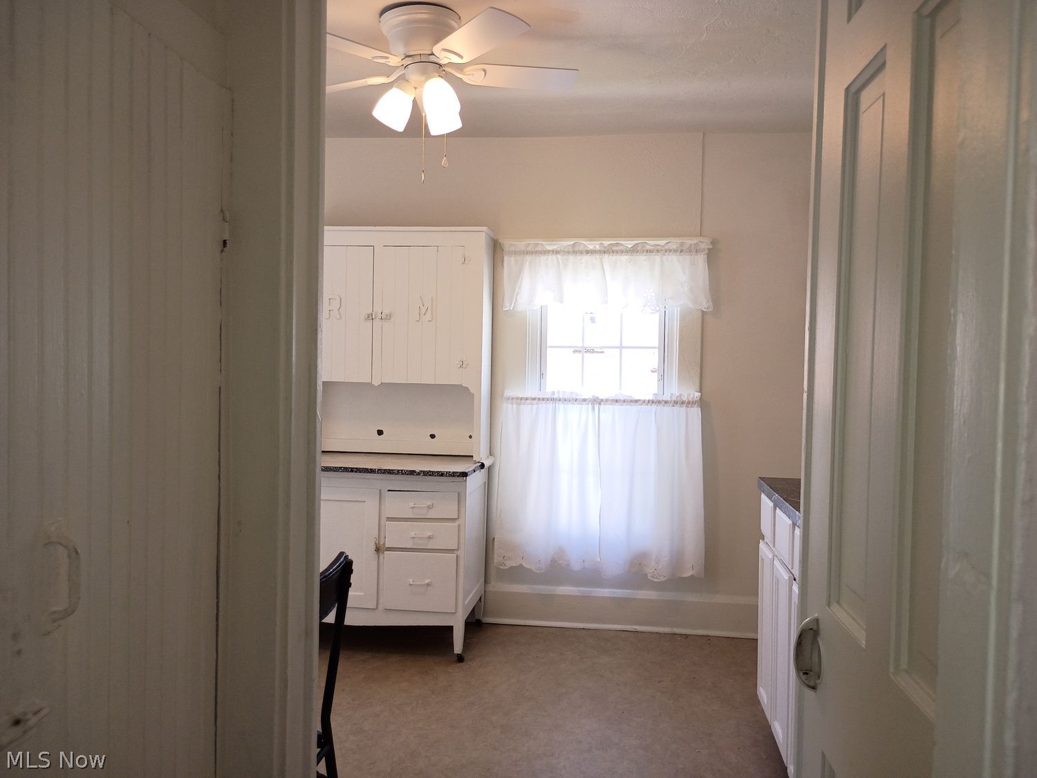 238 Howe Street, Unit UP Elyria, OH 44035 - Photo 6 of 22