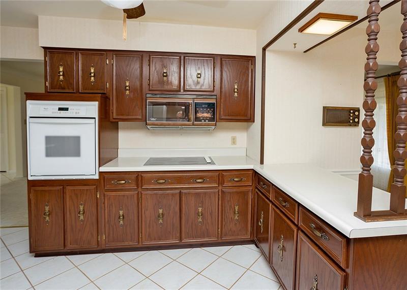 150 Crouse Road Greensburg, PA 15601 - Photo 10 of 25 KITCHEN.