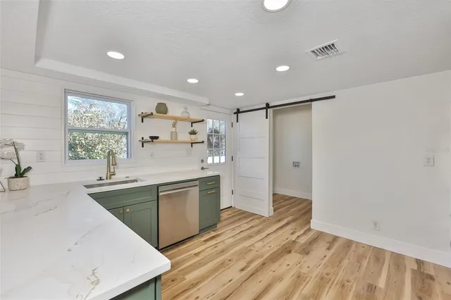 $575,000 | 18711 Red Bird Lane, Lithia, FL 33547