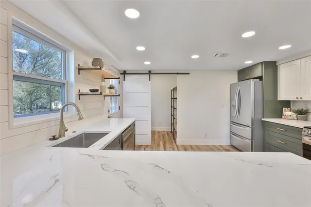 $575,000 | 18711 Red Bird Lane, Lithia, FL 33547