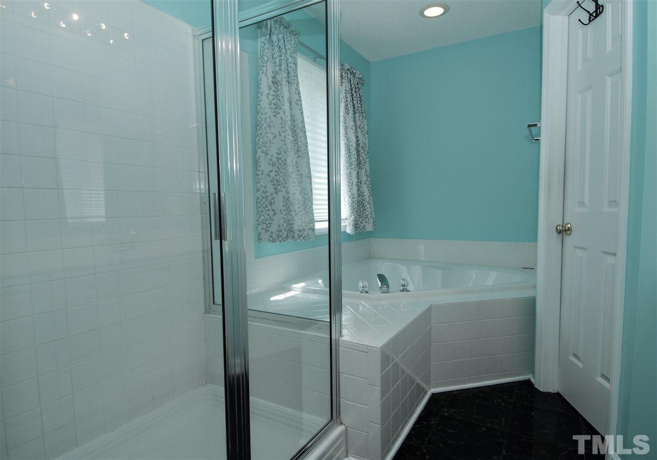 8312 Trumpetor Way Raleigh, NC 27613 - Photo 14 of 25
