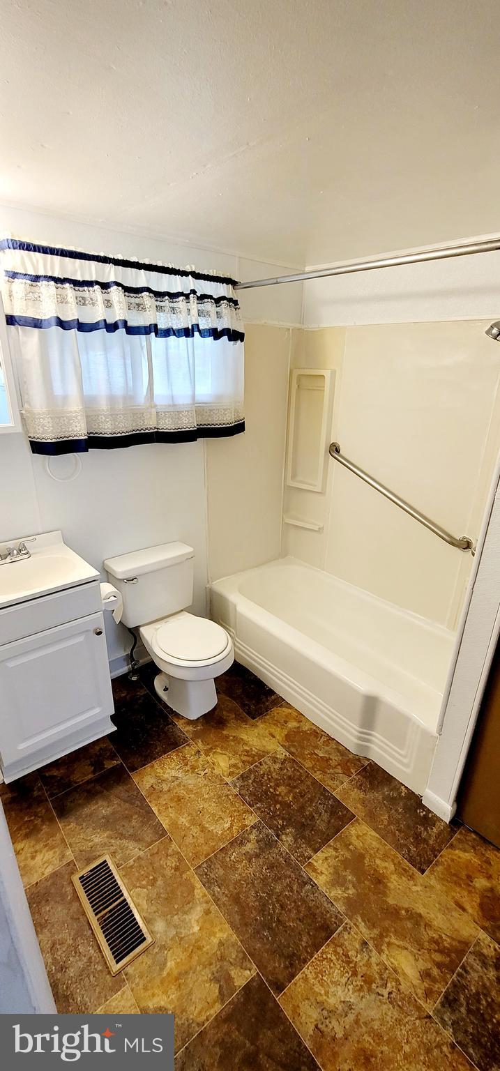 7503 Old Battle Grove Road Dundalk, MD 21222 - Photo 9 of 43 Gallery Image 9