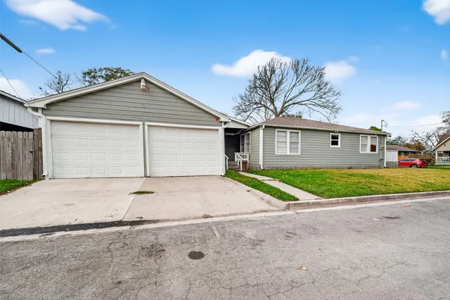 $1,500 | 521 Alford Street, Baytown, TX 77520
