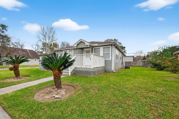 $1,500 | 521 Alford Street, Baytown, TX 77520
