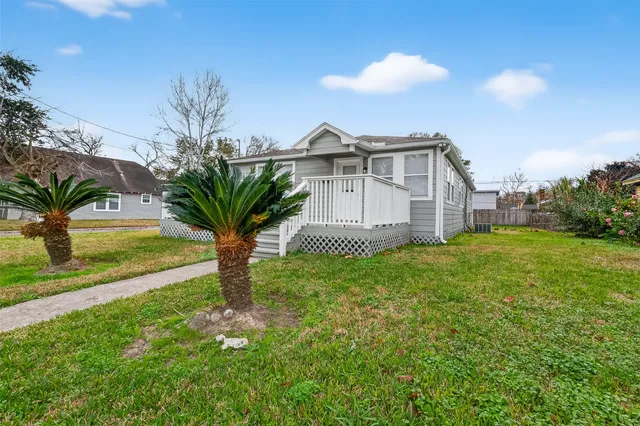 $1,500 | 521 Alford Street, Baytown, TX 77520