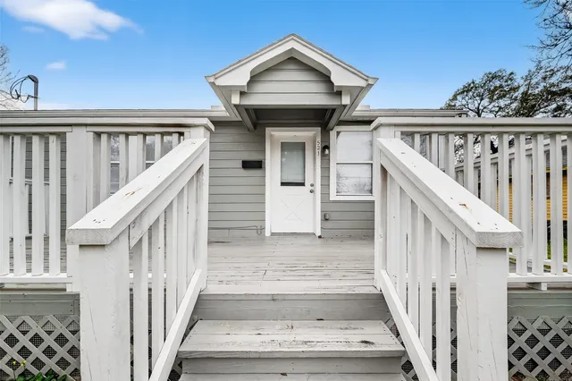 $1,500 | 521 Alford Street, Baytown, TX 77520