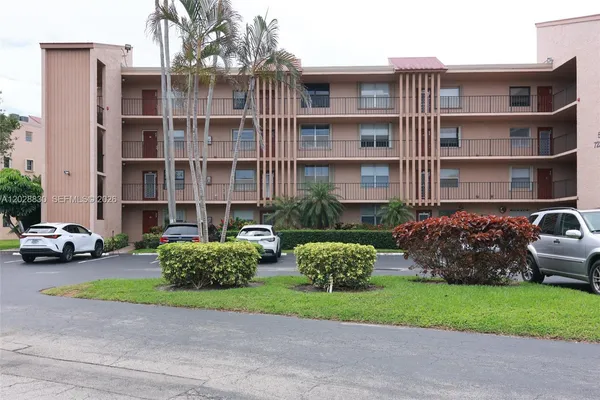 $125,000 | 7220 Lake Cir Drive, Unit 101, Margate, FL 33063