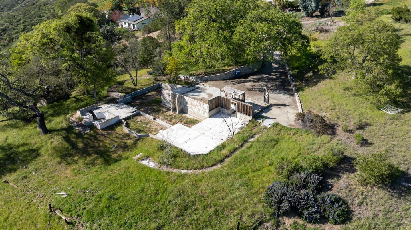 34994 Sky Ranch Road Carmel Valley, CA 93924 - Photo 13 of 36