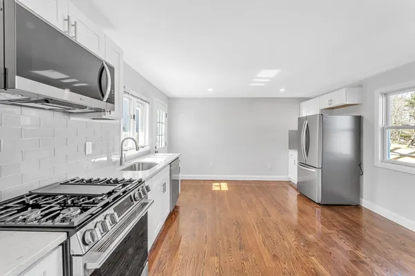 $2,800 | 419 Poplar Street, Unit 1, Boston, MA 02131