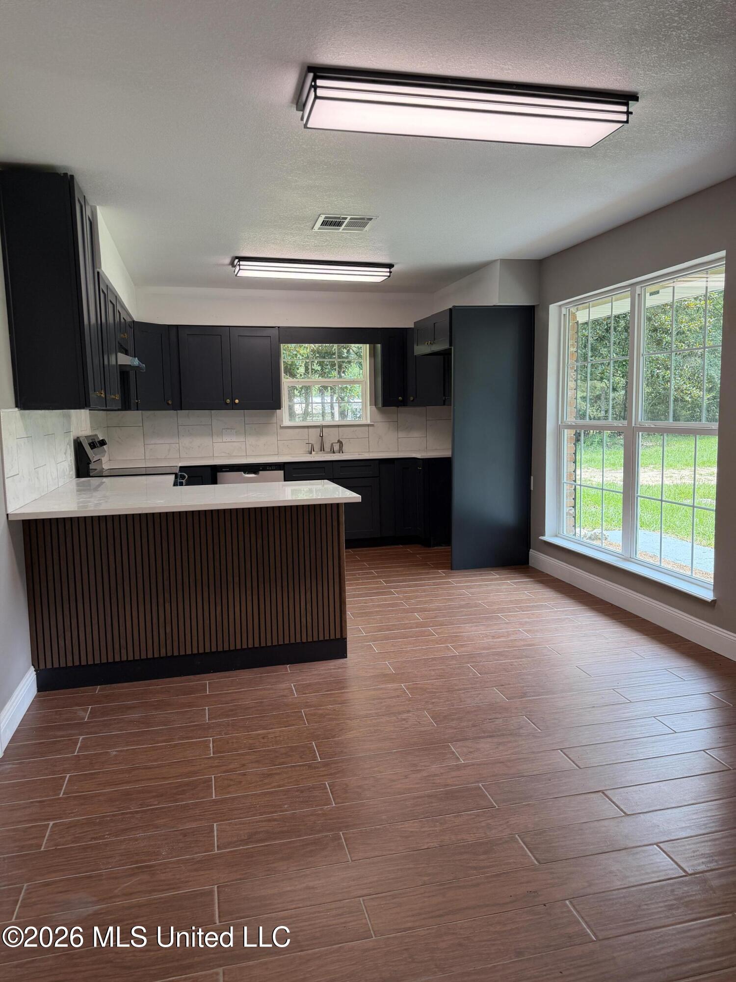 79 Brooks Road Hattiesburg, MS 39401 - Photo 8 of 19 IMG_3152