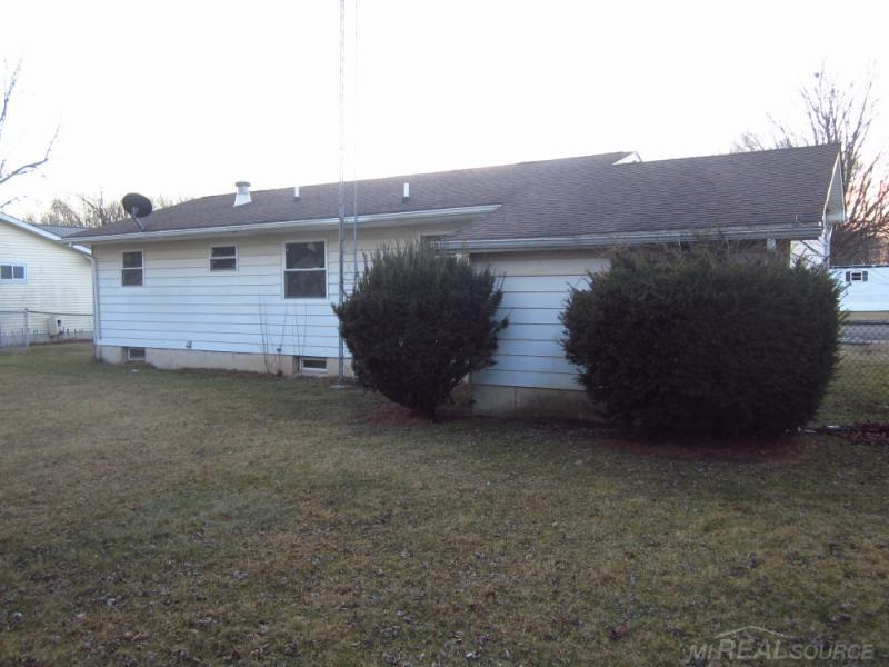 19 Black River Road Croswell, MI 48422 - Photo 2 of 7