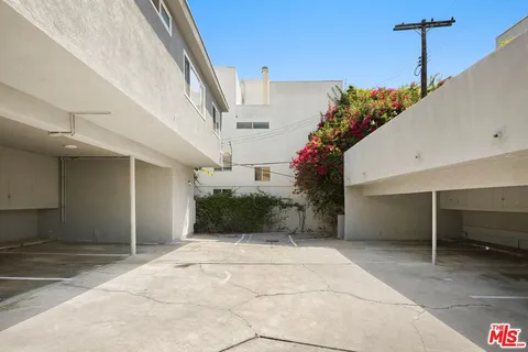 $3,995,000 | 11921 Goshen Avenue, Los Angeles, CA 90049