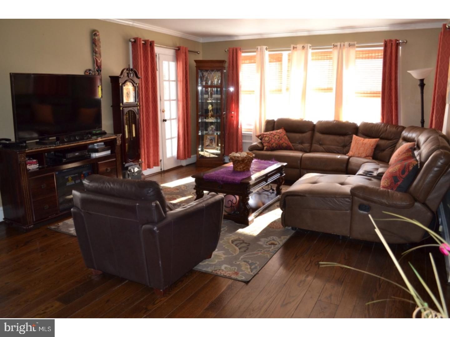5 East Providence Road Lansdowne, PA 19050 - Photo 7 of 23 Living Room