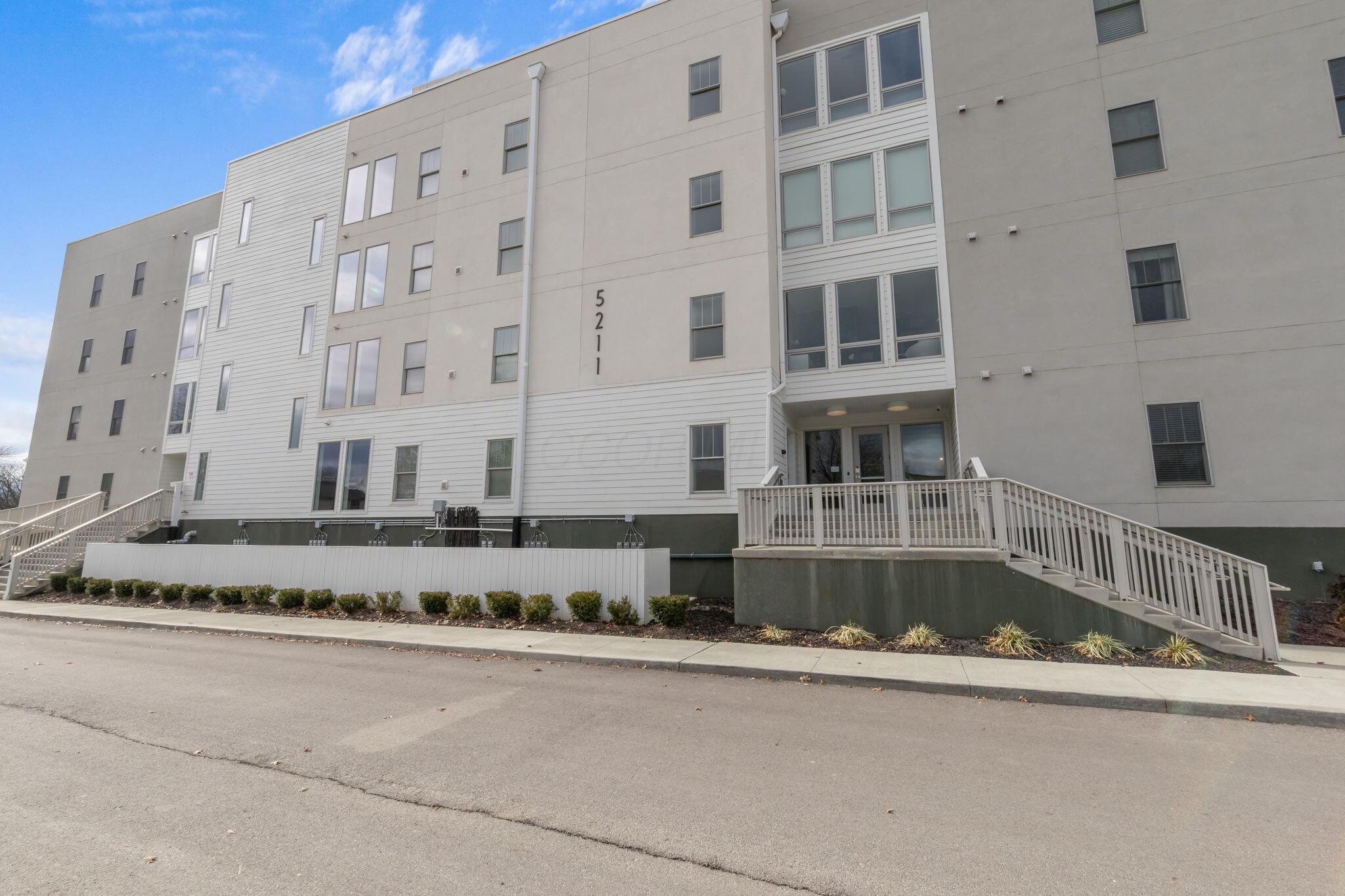 5211 Highpointe Lakes Drive, Unit 7402 Westerville, OH 43081 - Photo 32 of 43 Exterior Building