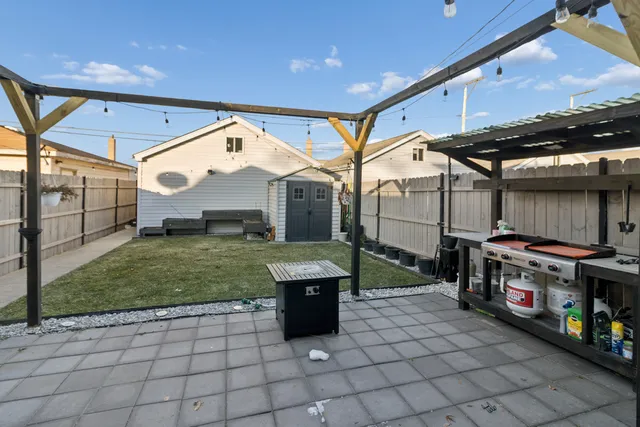 a view of a couches in front of a house