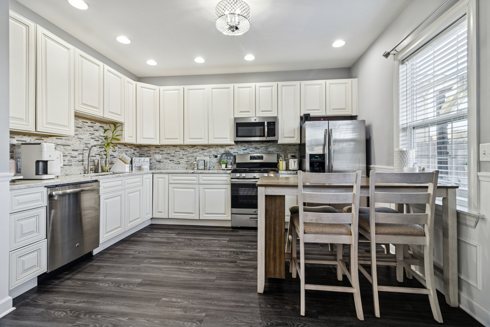 7626 West 63rd Place Summit, IL 60501 - Photo 7 of 26