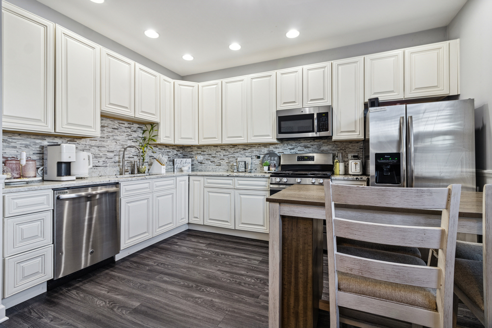 7626 West 63rd Place Summit, IL 60501 - Photo 8 of 26