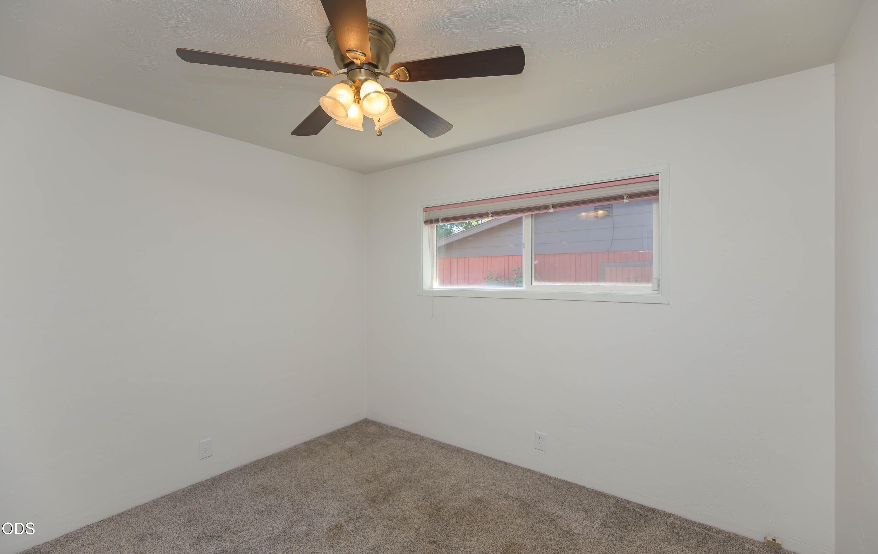 110 Windsor Way Central Point, OR 97502 - Photo 19 of 33 Gallery Image 19