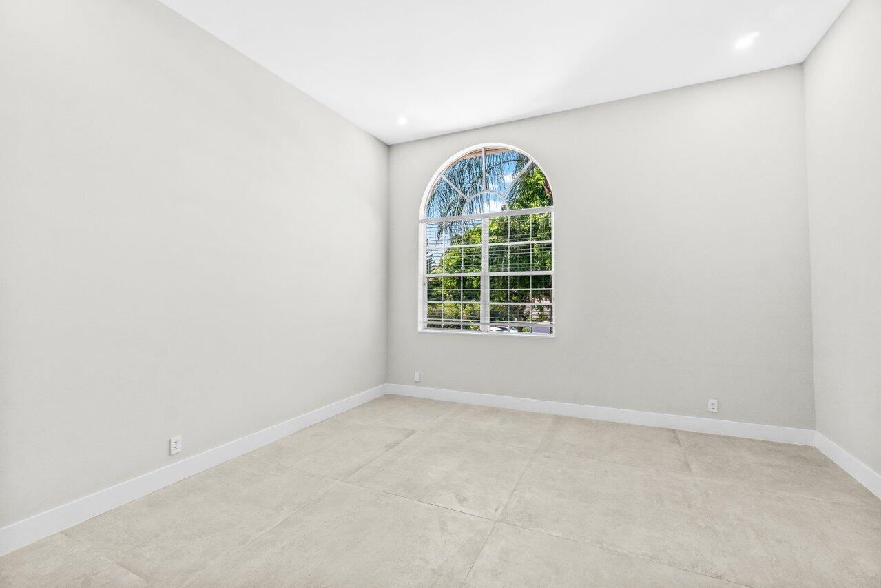 6357 Graycliff Drive, Unit C Boca Raton, FL 33496 - Photo 16 of 57 Guest bedroom