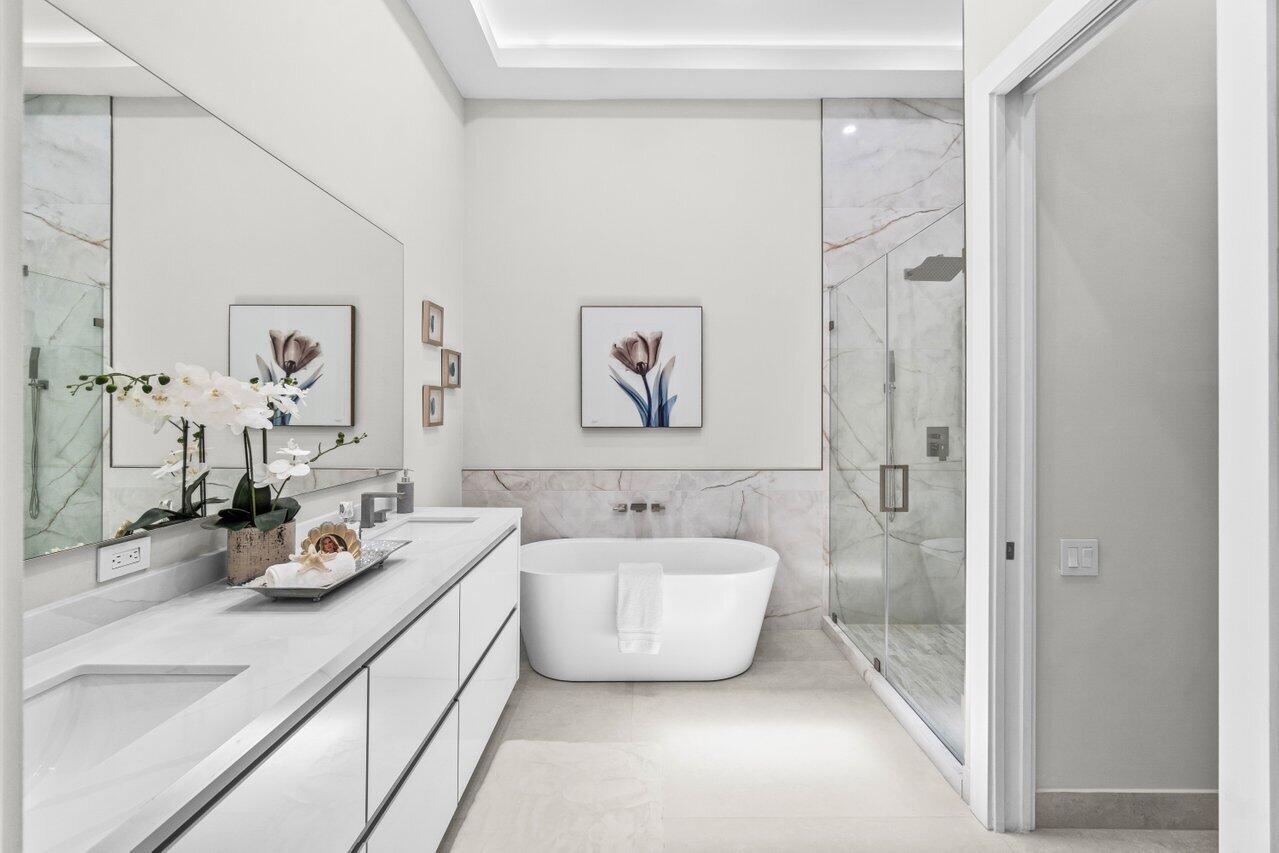 6357 Graycliff Drive, Unit C Boca Raton, FL 33496 - Photo 23 of 57 Primary bath