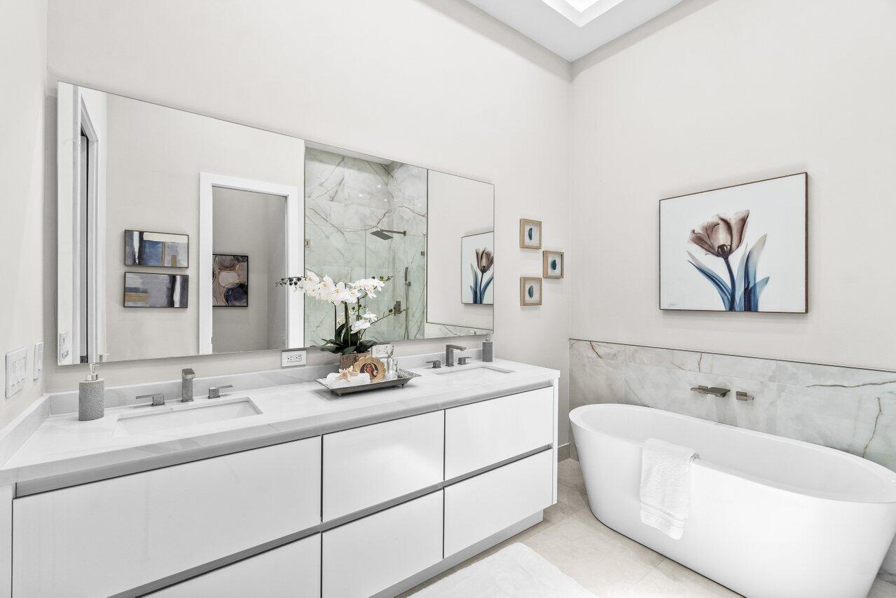 6357 Graycliff Drive, Unit C Boca Raton, FL 33496 - Photo 24 of 57 Primary bath