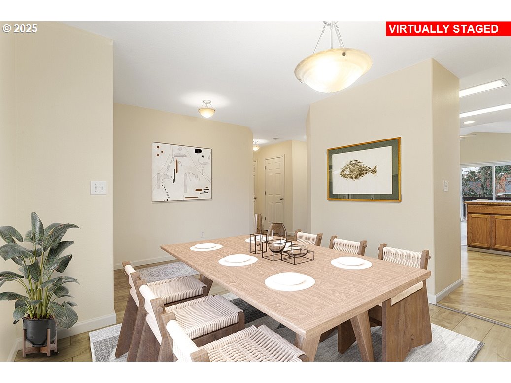 1575 Southeast Dexter Lane Gresham, OR 97080 - Photo 15 of 48 a dining room with a table and chairs