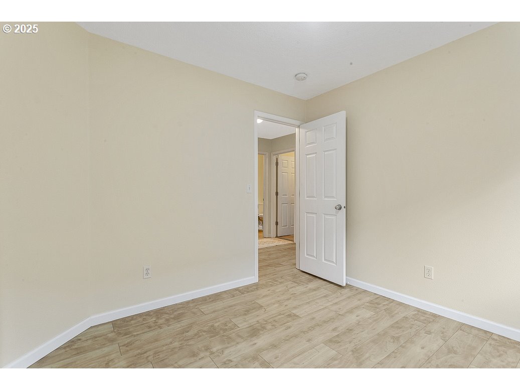 1575 Southeast Dexter Lane Gresham, OR 97080 - Photo 38 of 48 a view of an empty room