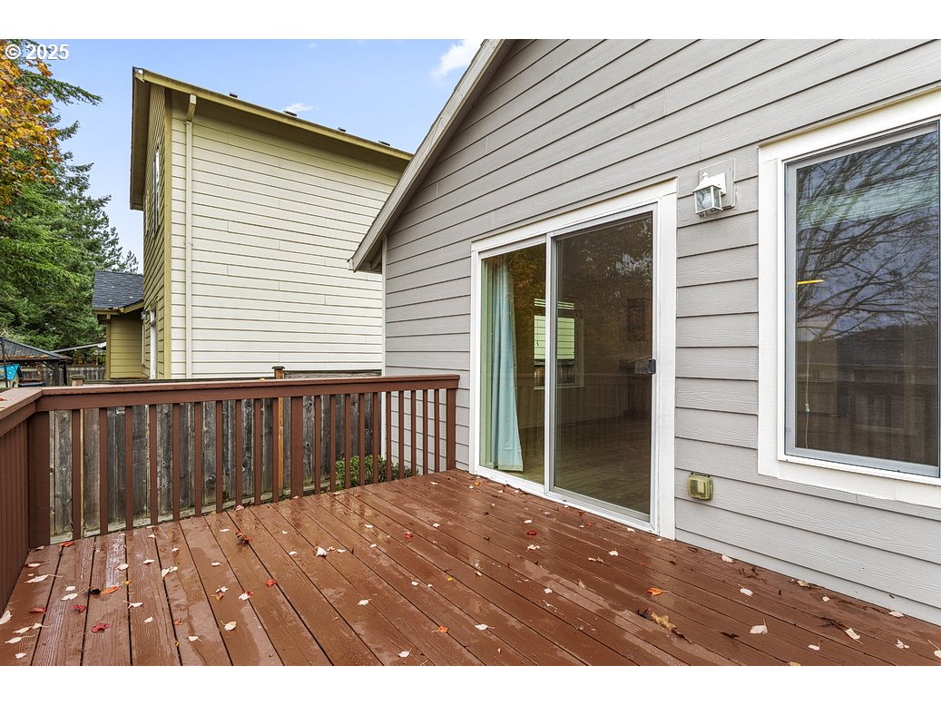 1575 Southeast Dexter Lane Gresham, OR 97080 - Photo 45 of 48 a view of backyard with a balcony