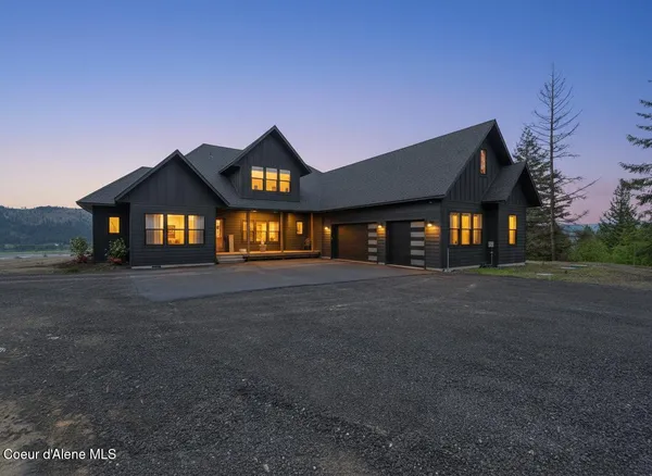 $1,100,000 | 424 Patriots Dr Street, St. Maries, ID 83861