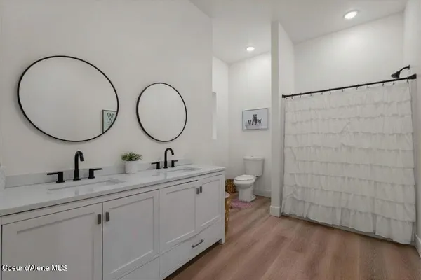 $1,100,000 | 424 Patriots Dr Street, St. Maries, ID 83861