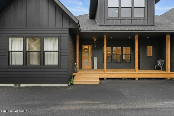 $1,100,000 | 424 Patriots Dr Street, St. Maries, ID 83861