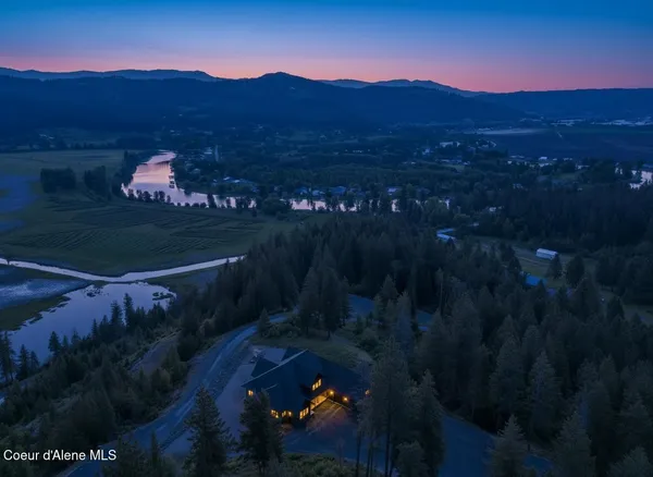 $1,100,000 | 424 Patriots Dr Street, St. Maries, ID 83861