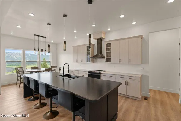 $1,100,000 | 424 Patriots Dr Street, St. Maries, ID 83861