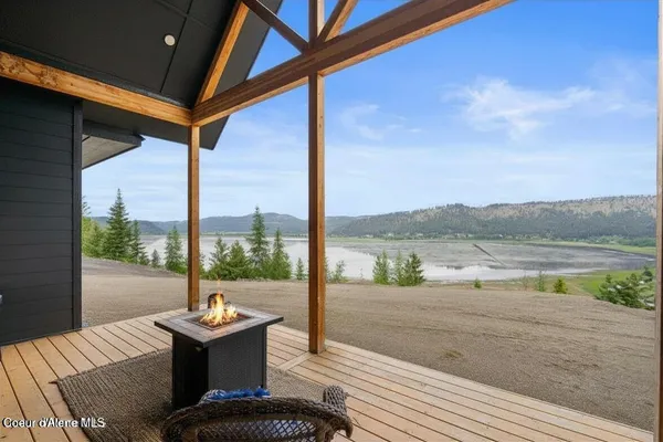 $1,100,000 | 424 Patriots Dr Street, St. Maries, ID 83861