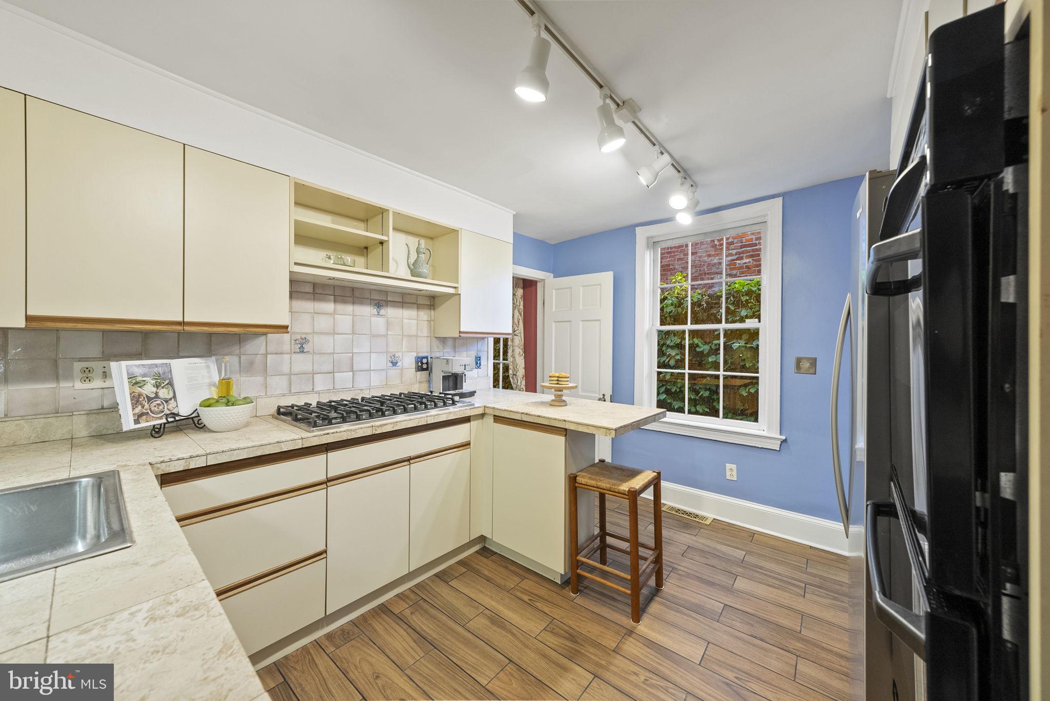 128 11th Street Southeast Washington, DC 20003 - Photo 12 of 52 Kitchen