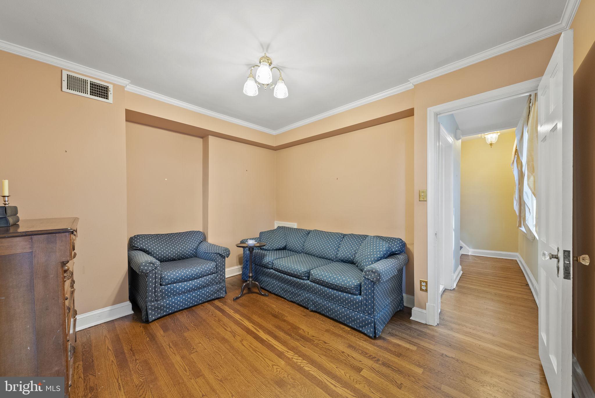 128 11th Street Southeast Washington, DC 20003 - Photo 21 of 52 Sitting room/family room