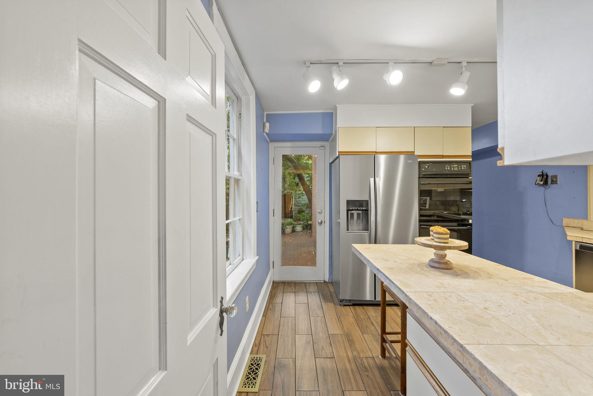 128 11th Street Southeast Washington, DC 20003 - Photo 10 of 52 Kitchen